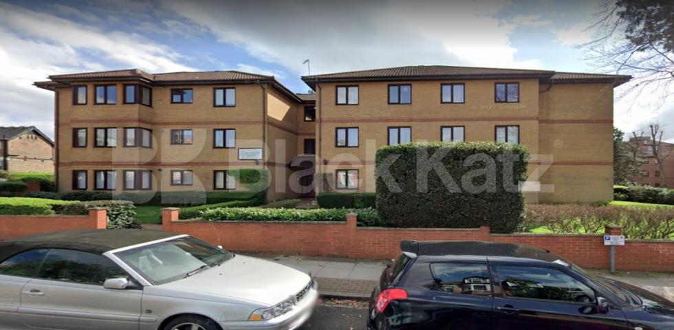 			3 Bedroom, 1 bath, 1 reception Apartment			 Woodside Park Road N12, woodside Park / North Finchley